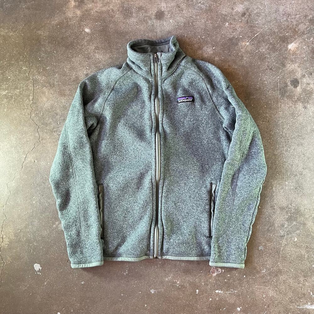 Modern casual women’s Patagonia gray zip up sweater size small